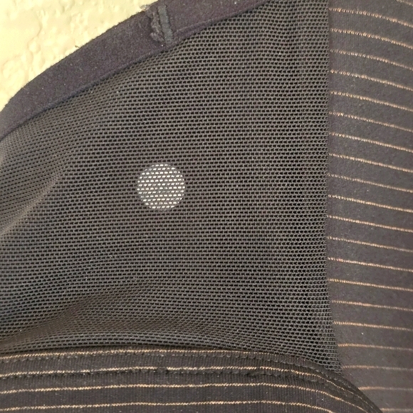 Lululemon Black Speed Up Bra!  Pre Loved! - Picture 5 of 5